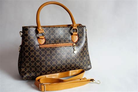 torebka louis vuitton podrobka szwy|Louis Vuitton monogram black.